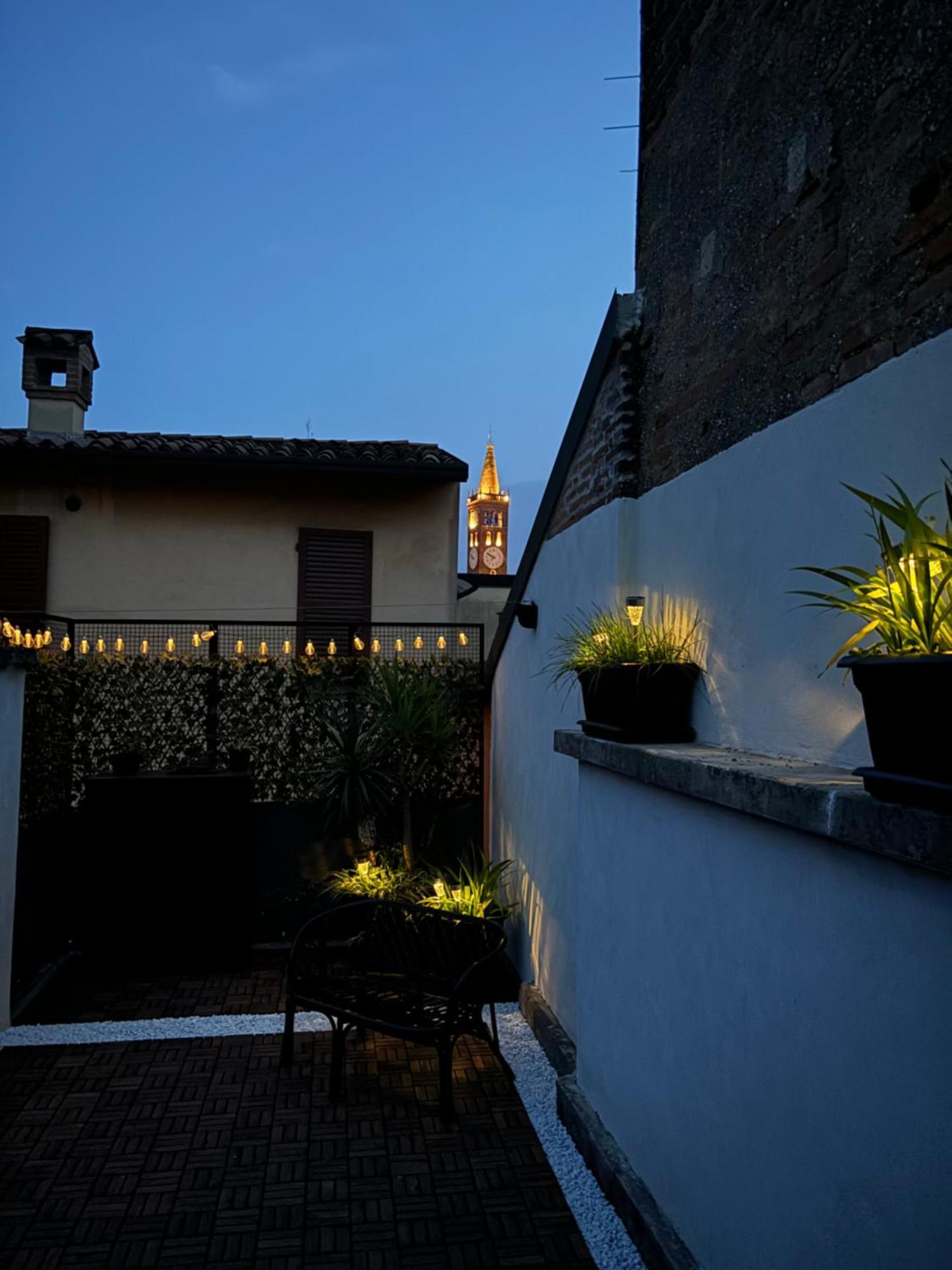 La Terrazza In Centro Apartment Treviglio Exterior photo